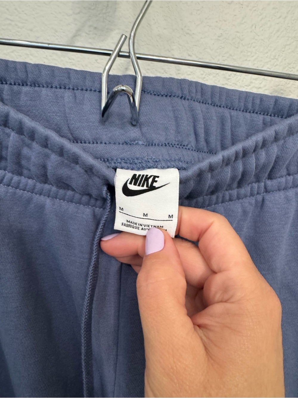 Nike Sweatpants - Picture 3 of 3